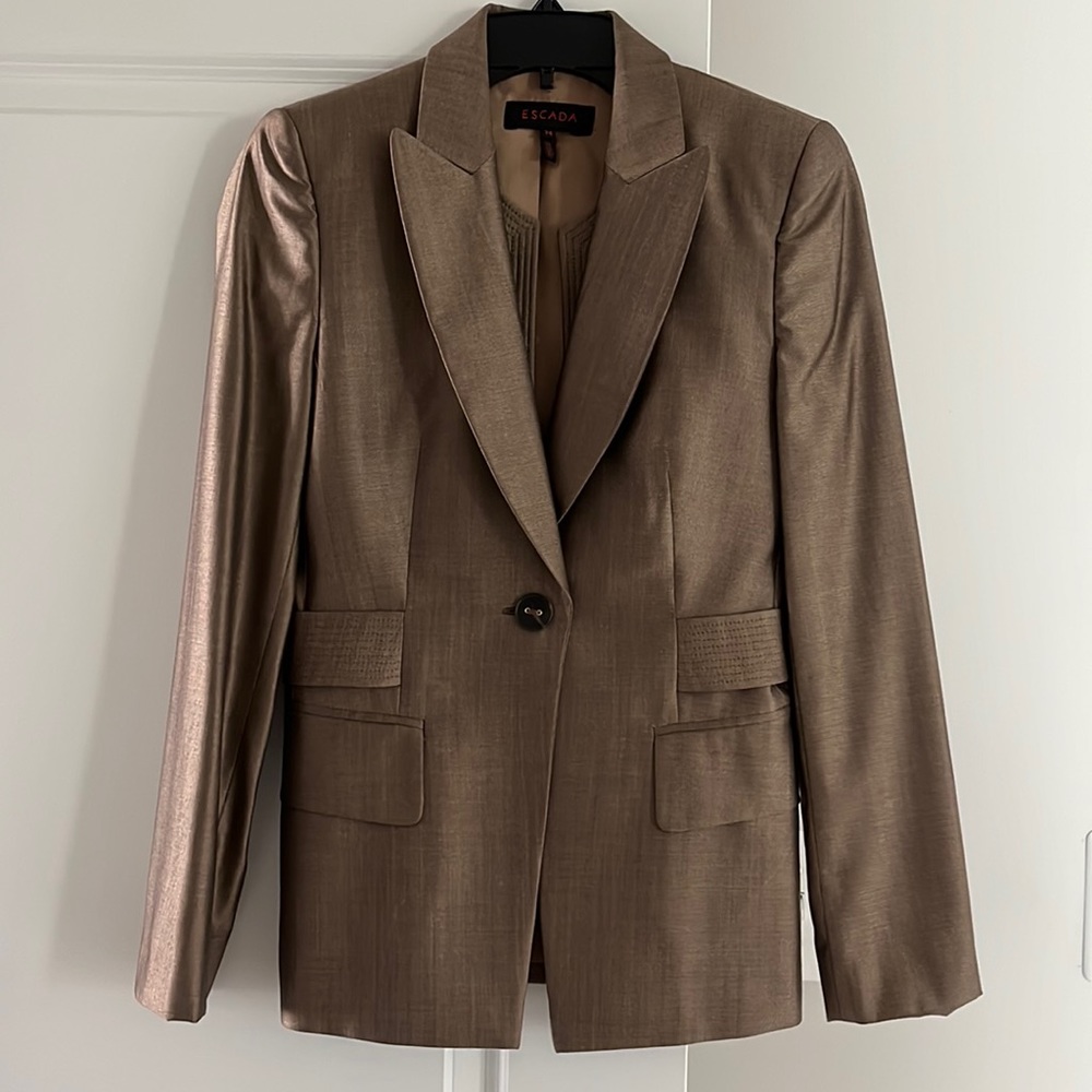 Escada pant suit size 34